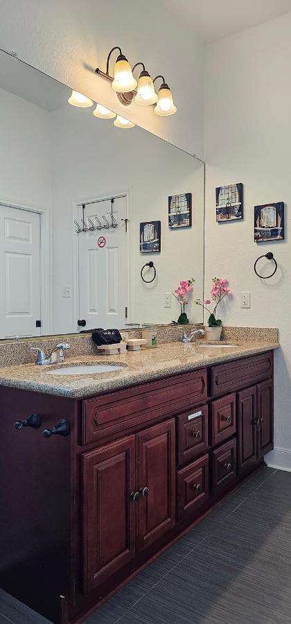 Private Beach -- Away From The Crowds - Ocean Views -Short Drive To Moody Gardens, Schlitter Bahn, Pleasure Pier Galveston Exterior foto